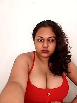 bumblebeegirl from StripChat