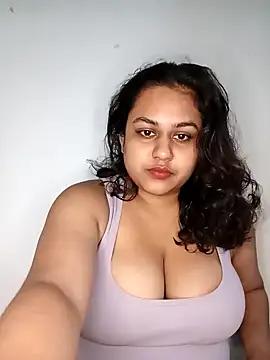bumblebeegirl from StripChat