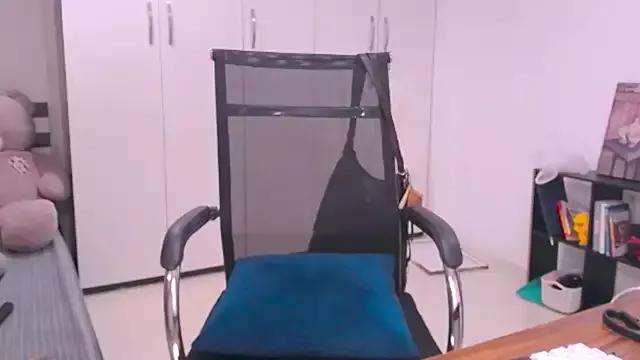 bunny_b4nny from StripChat