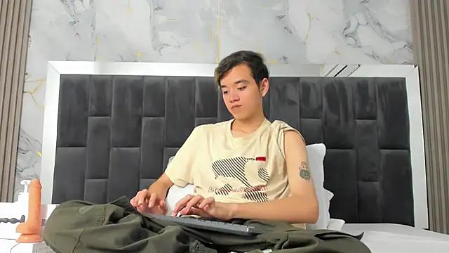 bunny_maxi from StripChat