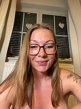 BunnyDiamond1 from StripChat