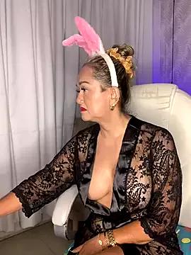 BunnyGlow50 from StripChat is Freechat