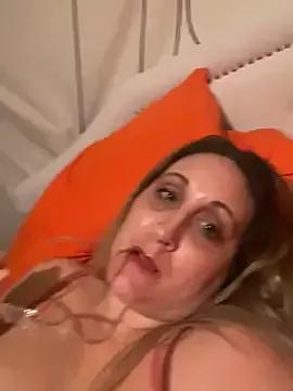Busty_Lusty_Br webcams show profile image 