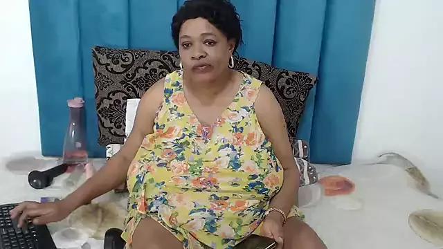 BUSTY_QUEEN_BBW from StripChat is Freechat