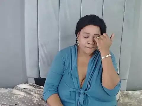 BUSTY_QUEEN_BBW from StripChat is Freechat