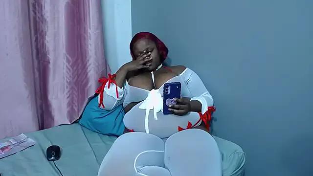 BUSTYLOLAxxx from StripChat is Freechat