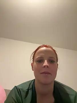 Butter-Fly93 from StripChat