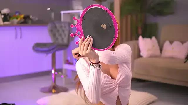 ButterflyLeah from StripChat is Freechat