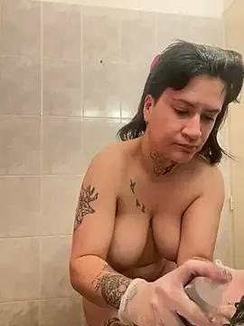 callmelouve from StripChat