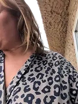 Canadian_BBW from StripChat
