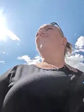 Canadian_BBW from StripChat