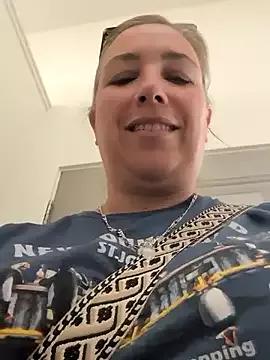 Canadian_BBW from StripChat