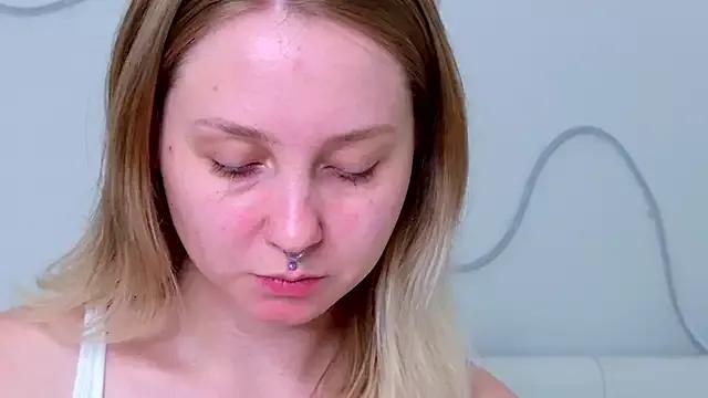 CandiceKingzz from StripChat is Freechat