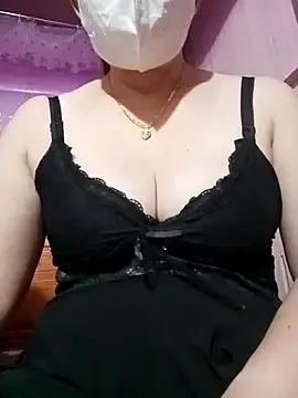 Candy-bae from StripChat is Freechat