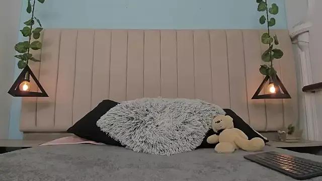 CandyGomez from StripChat is Freechat