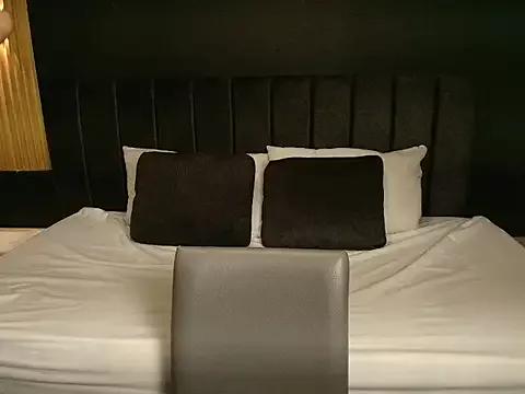 Canelitahott_ from StripChat is Freechat