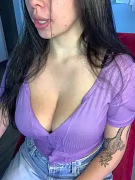 Canneela from StripChat is Freechat
