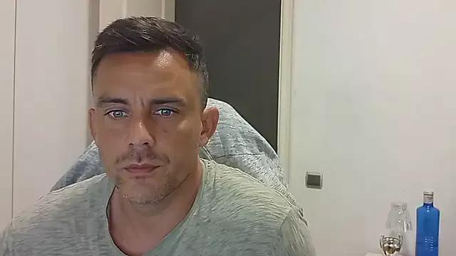 Captianamericablue from StripChat is Freechat