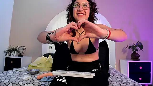 caraenaranja from StripChat