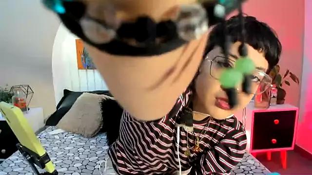 caraenaranja from StripChat