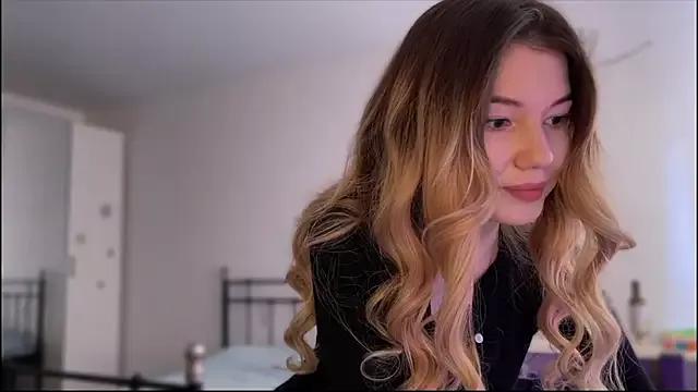 Caramel_Peach from StripChat