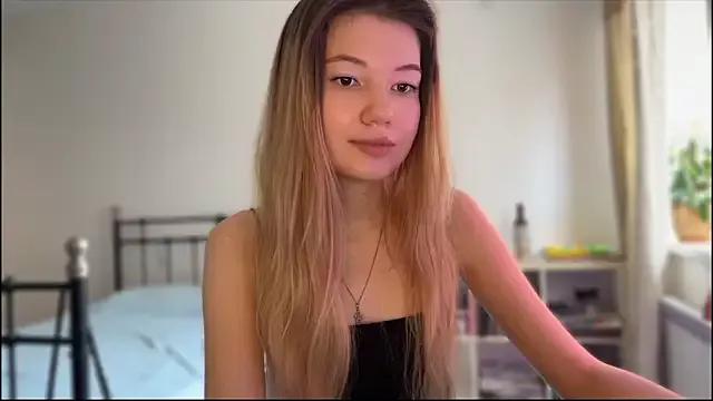 Caramel_Peach from StripChat
