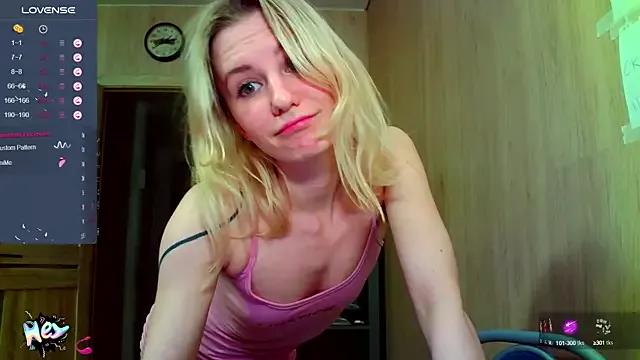 Caramel_piegirl from StripChat