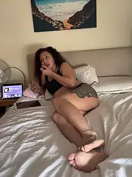 caramelandCurls from StripChat