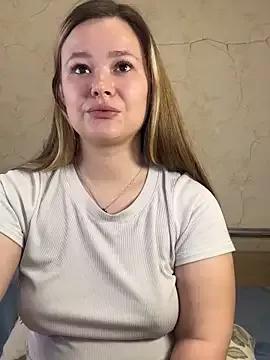 CaramelleLovely from StripChat is Freechat