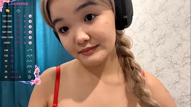 CarolannSide from StripChat is Freechat