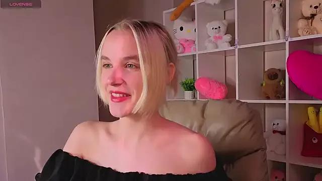 Carolin_Miller from StripChat is Freechat