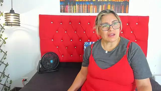 carolinacrus01 from StripChat is Freechat