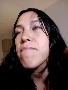 Carolindalun from StripChat is Freechat