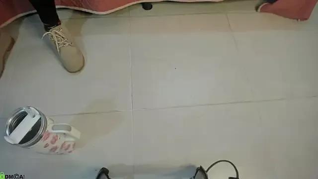 Caroline_daring from StripChat is Freechat