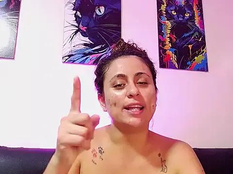 Caroline_Jons from StripChat is Freechat