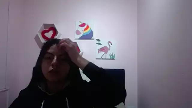 CarolineBrunx from StripChat is Freechat