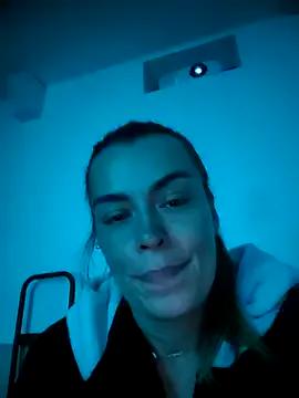Carolinemiam from StripChat is Freechat