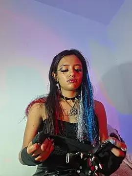 carolinerue from StripChat is Freechat