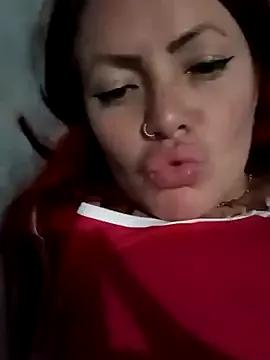 carolinhe_ from StripChat is Freechat