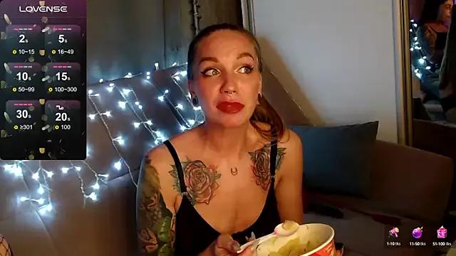 Carrie_Moonshine from StripChat