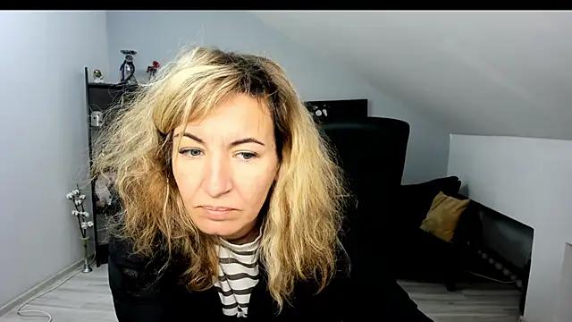 Cassandra_Hotty from StripChat