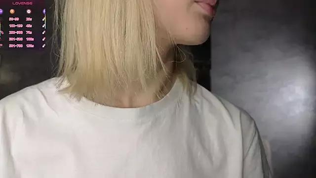 CassandraHillier from StripChat is Freechat