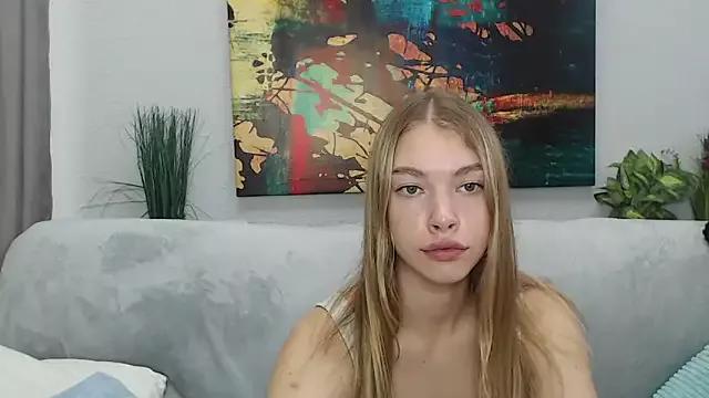 CassieDi from StripChat is Freechat
