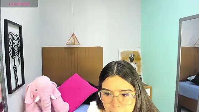 cassiehoward14 from StripChat