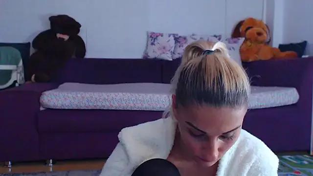 CassieSpell from StripChat