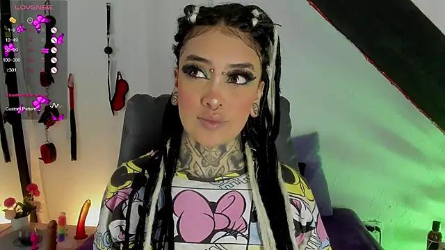 Cata_green from StripChat