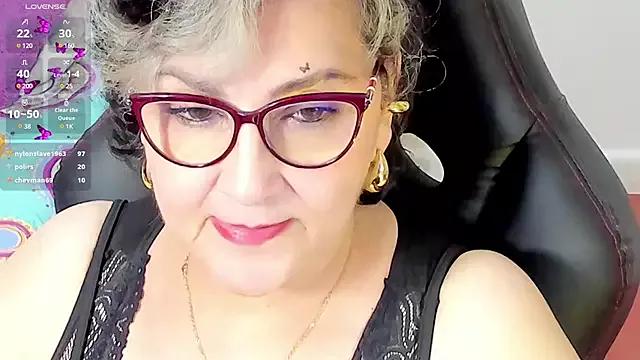 cataleya_mom from StripChat