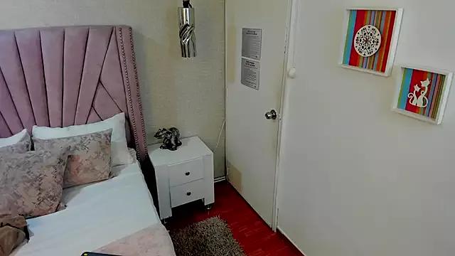 CataleyaRicci from StripChat
