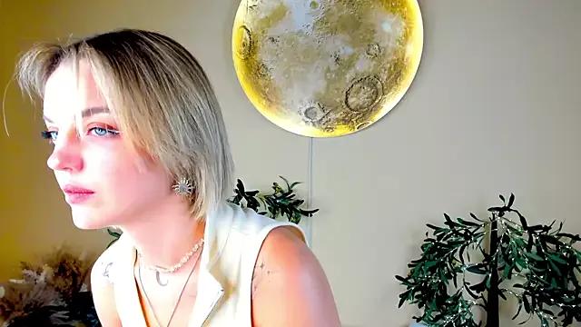 CaylaHalama from StripChat is Freechat