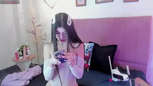 Celestehonney from StripChat is Freechat